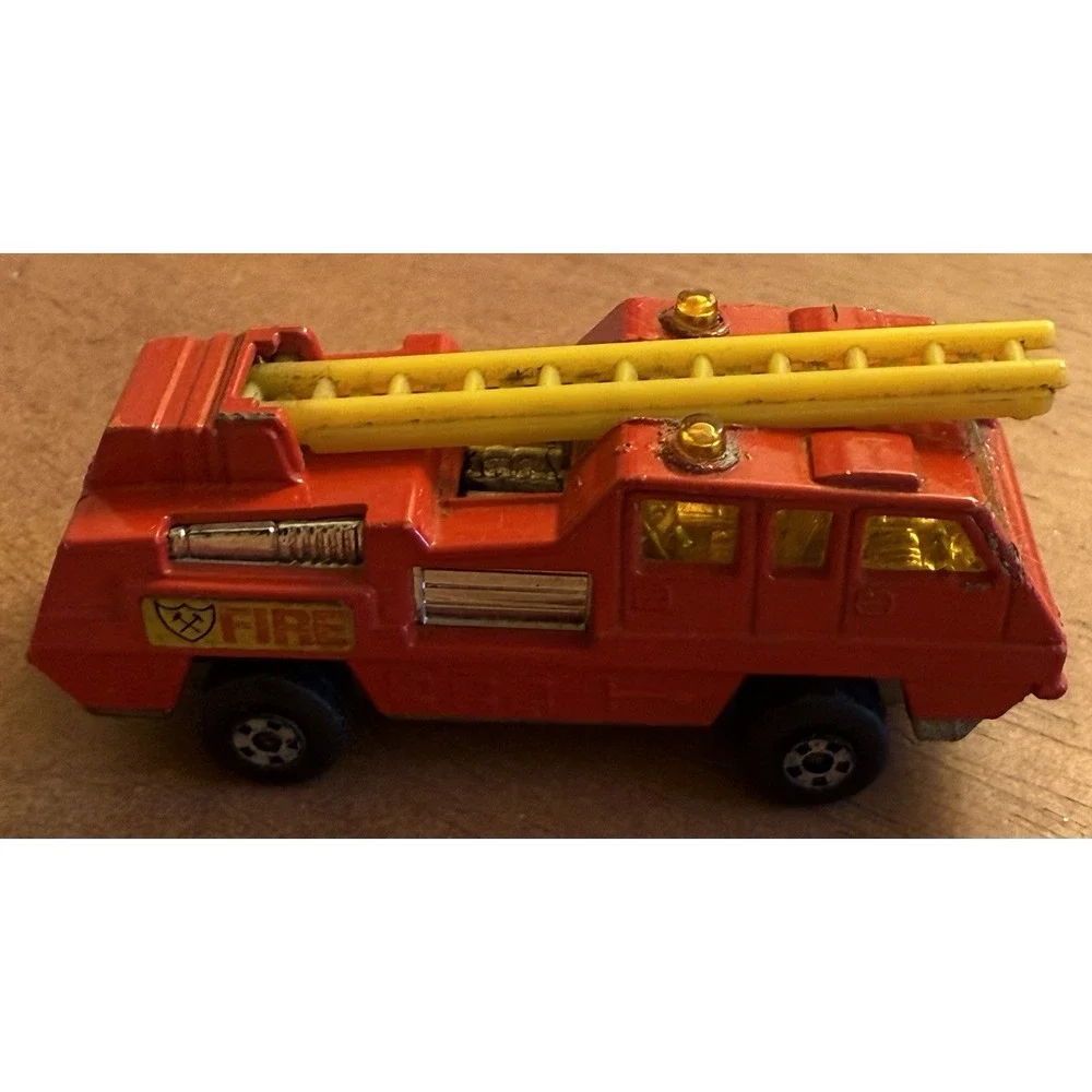 VIntage matchbox superfast no 22 blaze buster 1975 red lensey fire‎ truck